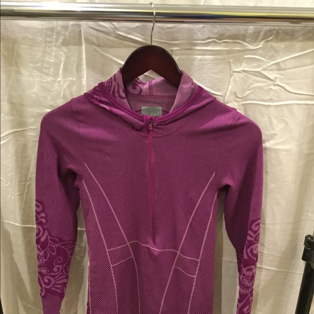 Athleta pink 1/2 zip performance top, EUC